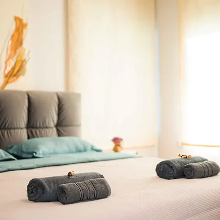 Lifestyle Flora Apartment *