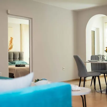 Apartment Lifestyle Flora *